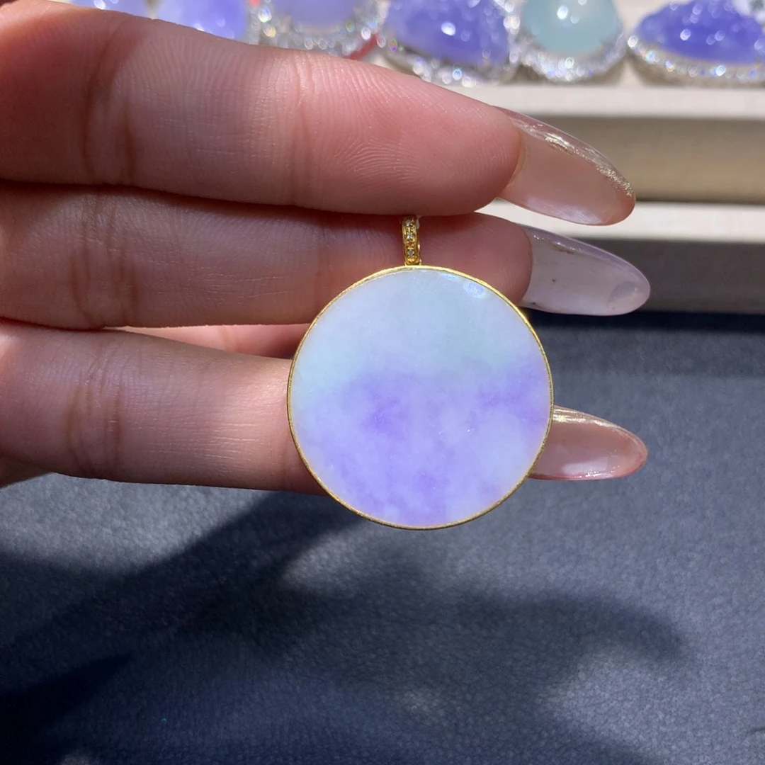 翡翠颈饰18K金镶嵌翡翠