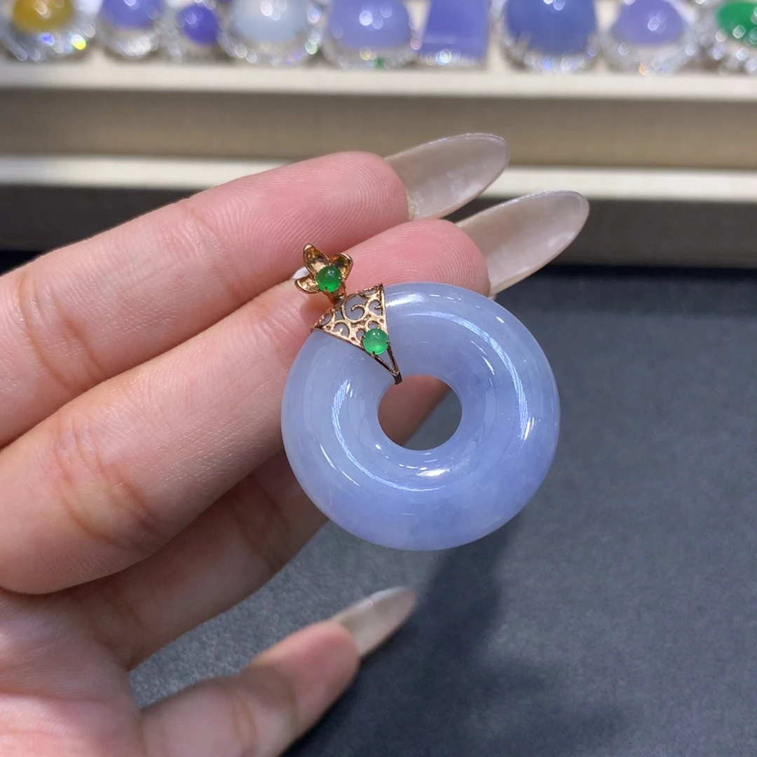 翡翠颈饰18K金镶嵌翡翠
