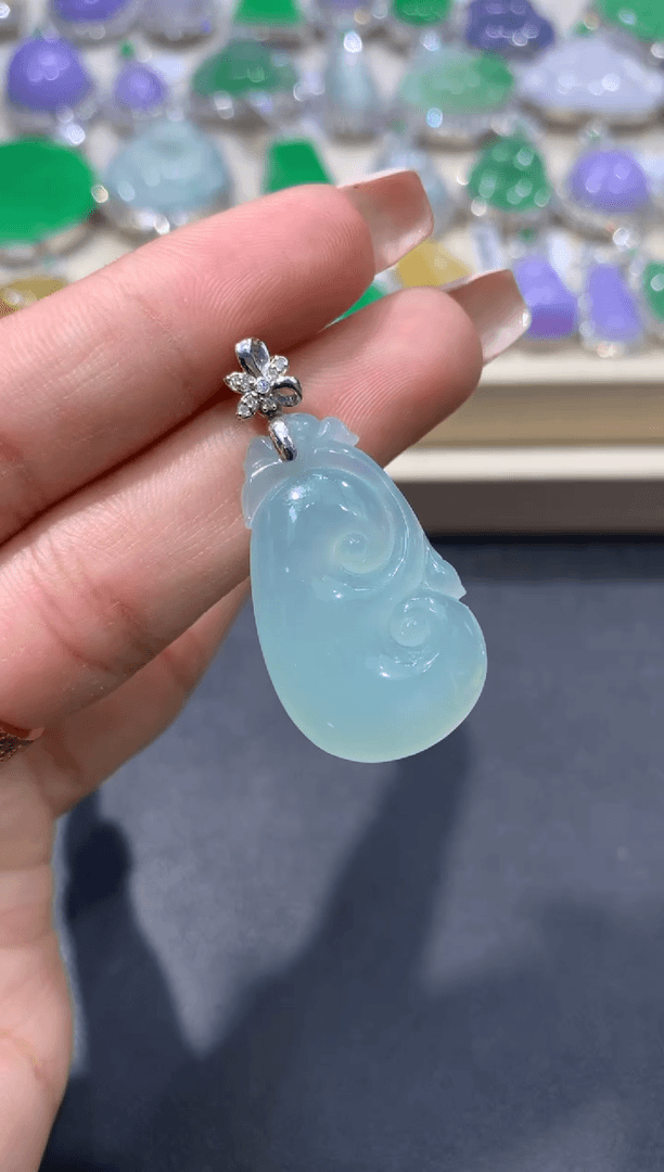 【闪购商品】翡翠颈饰18K金镶嵌缅甸翡翠吊坠