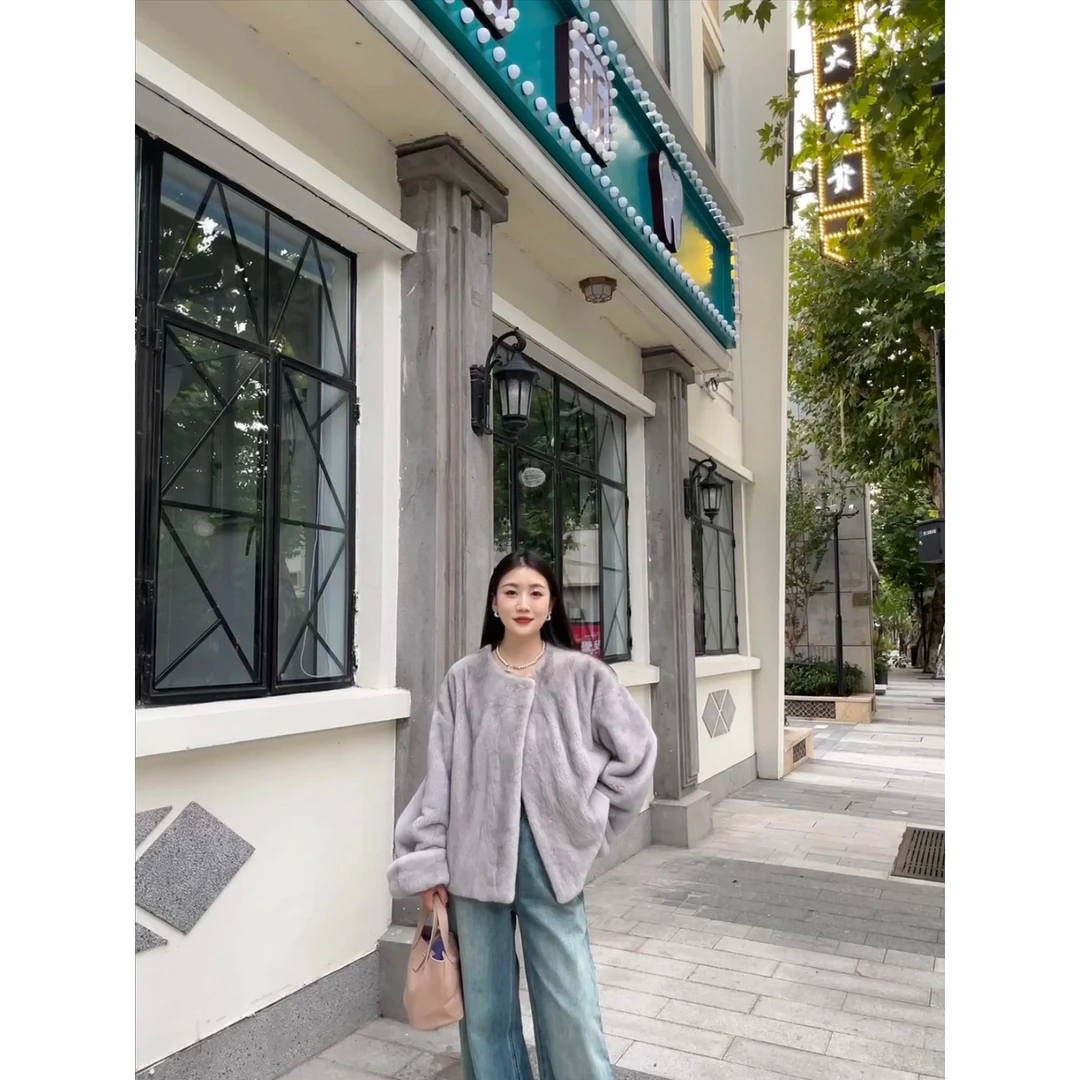 华丽园丹麦进口水貂天鹅绒短二圆领挽袖海宁水貂外套H5162