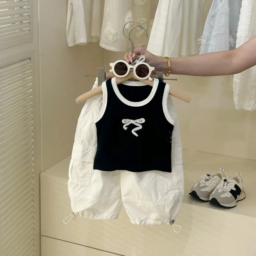 新款洋气女童夏季黑色背心+白色工装裤套装宝宝洋气百搭两件套