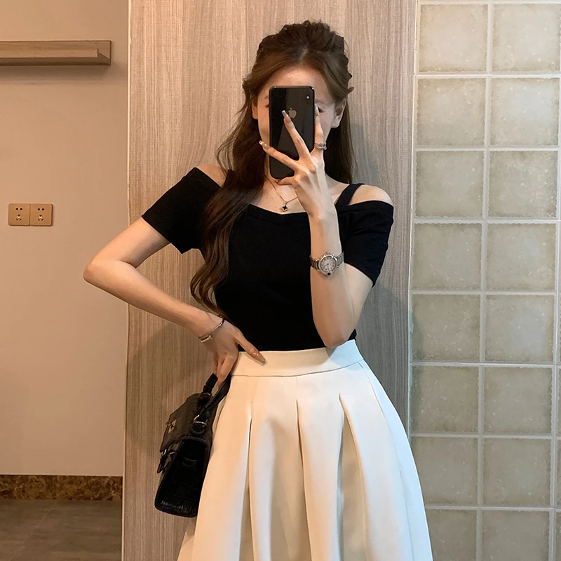 HTKD夏季黑色短袖露肩上衣女一字肩露锁骨设计感小众修身显瘦别致