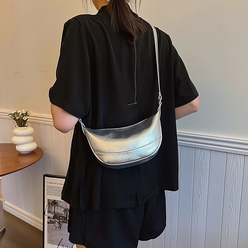 新款饺子包休闲百搭夏季斜挎包单肩女士斜跨通勤肩包ins时尚10724