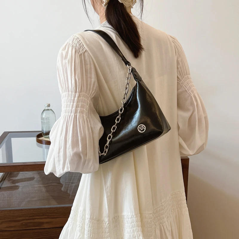 新款女士百搭ins通勤单肩包网红链条斜挎包时尚腋下包气质包10734