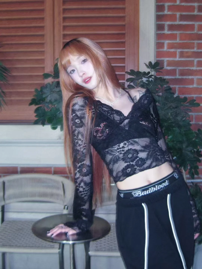 Thisiszoom蕾丝花边上衣v领长袖打底衫