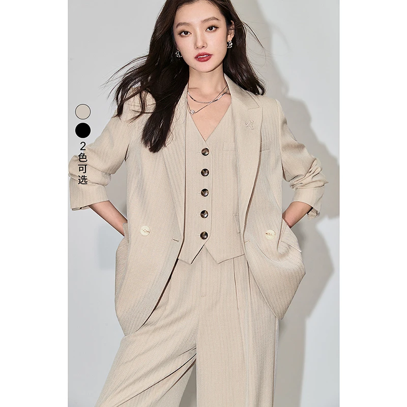 1057LILY2024春新款女装西装124109C2937