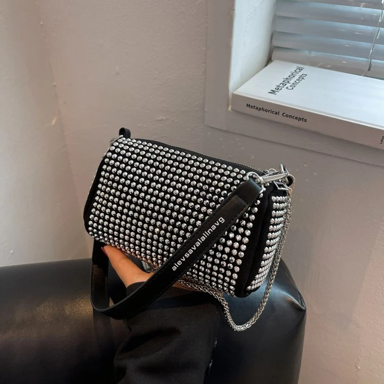 现货轻奢钻包004(长18高12厚7)库存不多喜欢再拍。