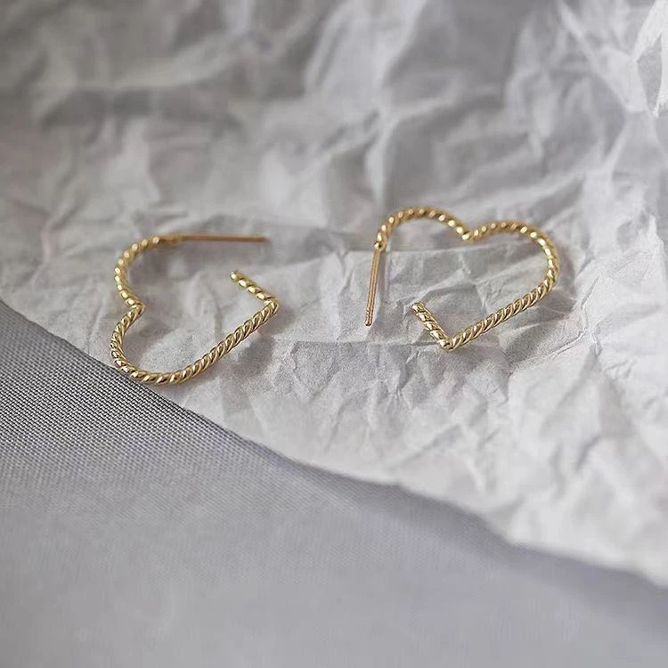 铁合金耳饰 百搭气质精致ins大气耳饰小众时尚高级感耳钉简约轻奢