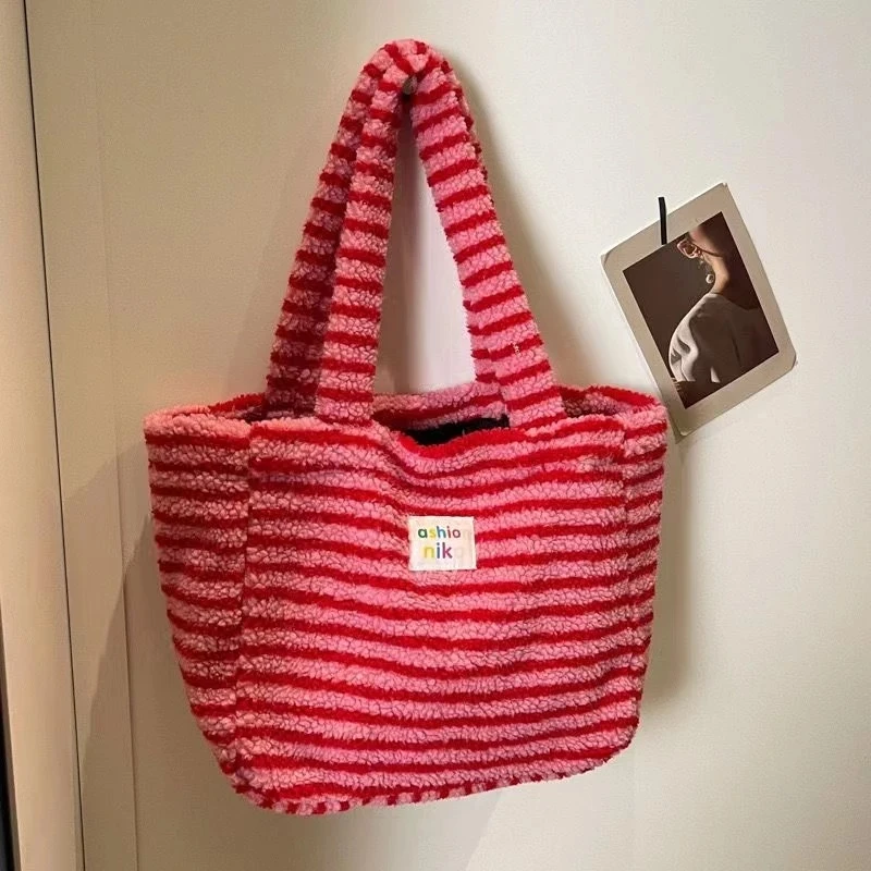 2025秋冬新款条纹毛绒包包女潮学院风托特包大容量手提时尚百搭包