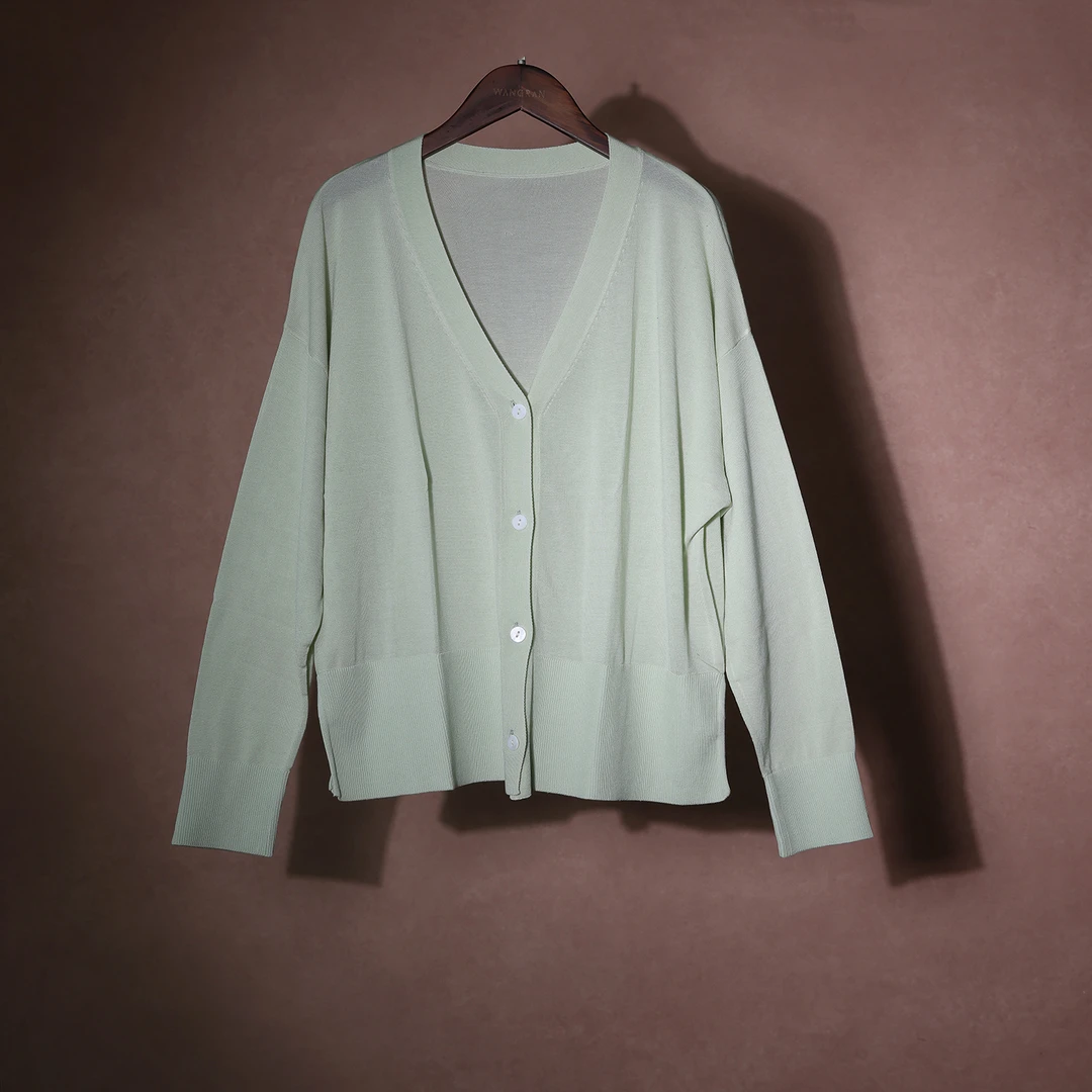 24新款春夏秋款V领长袖透气针织开衫