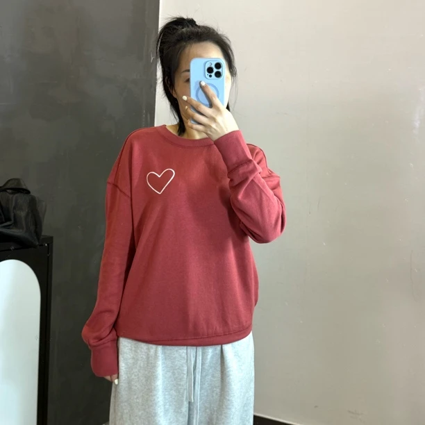 C20002安哥红圆领加绒小心心简约卫衣