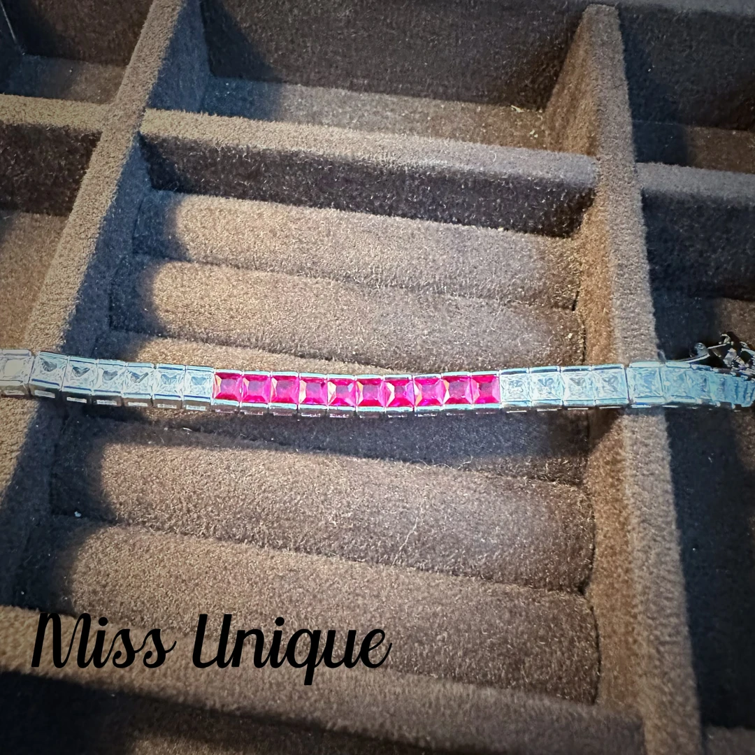 D2195玫红白色正方形手链