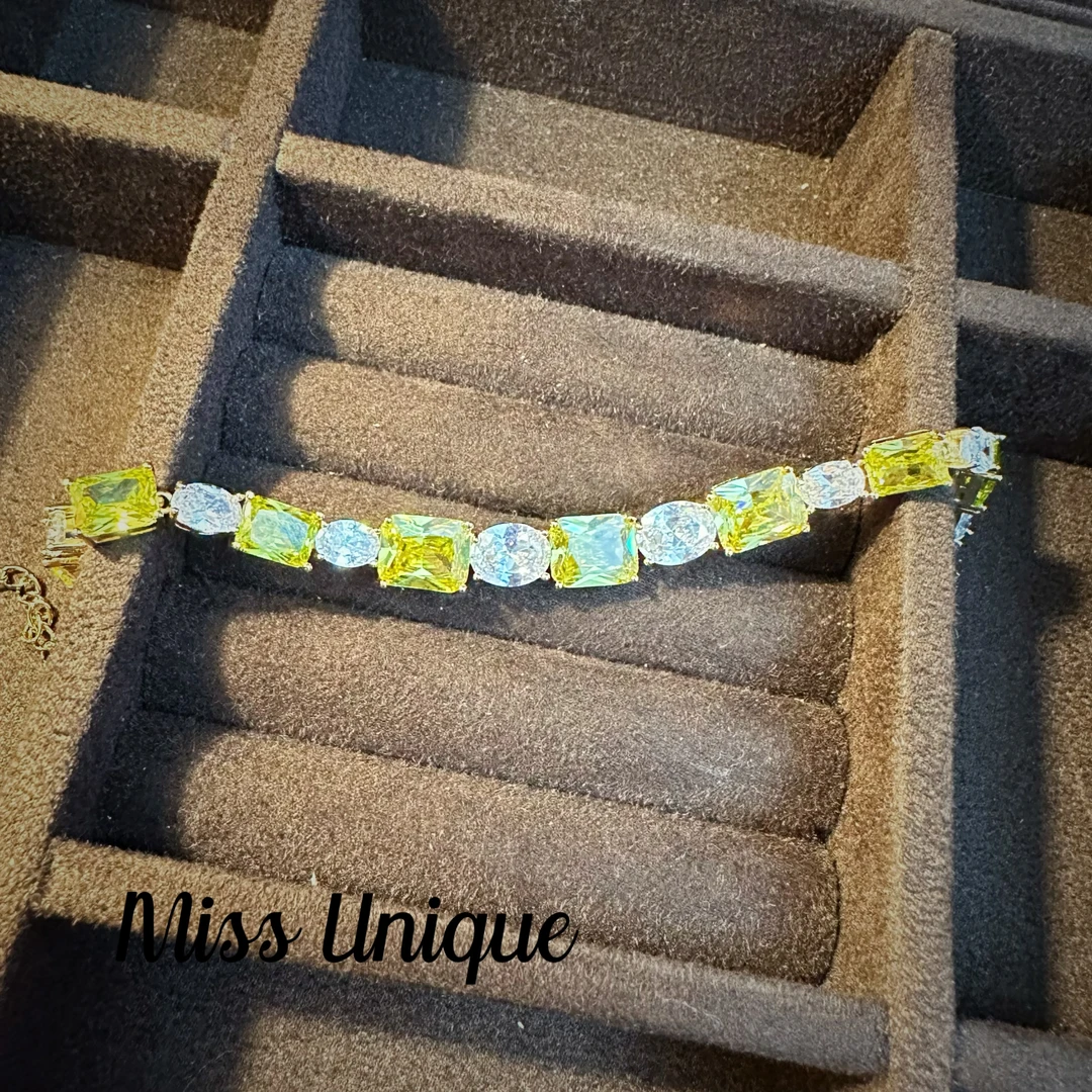 D2139橄榄绿方糖拼接白椭圆手链