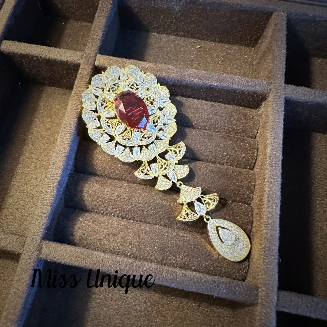 A4025红色扇子胸针