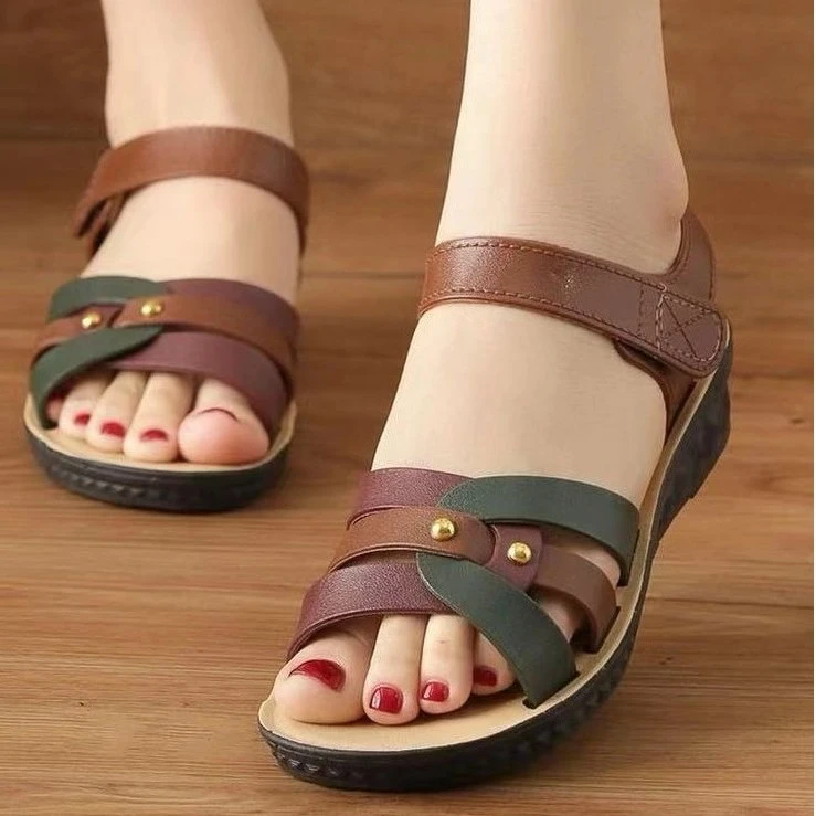 夏季妈妈女凉鞋新款2025外穿厚底柔软中年耐穿时尚防滑平底凉拖鞋