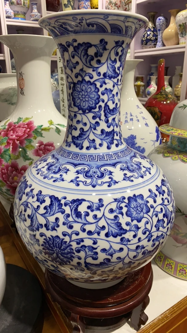 景德镇全手工绘画，青花赏瓶