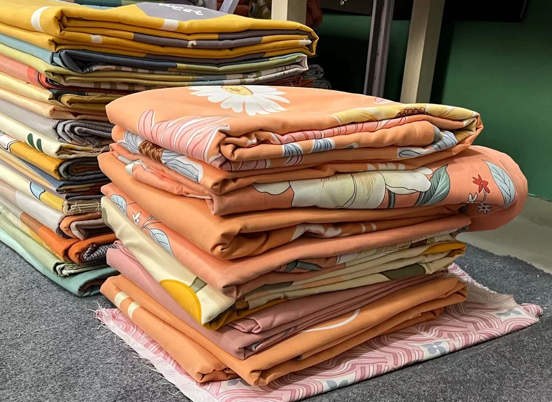 轻奢高端精品被套150*210（花色随机）