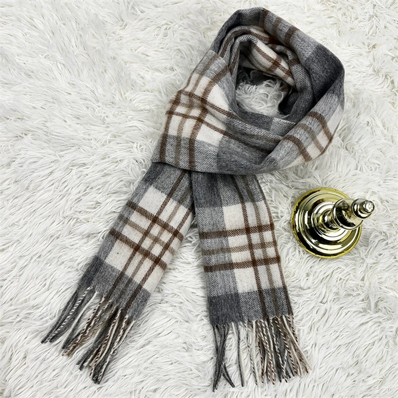 潮流时尚围巾秋冬季轻薄保暖围脖男女同款简约羊毛格子围巾百搭