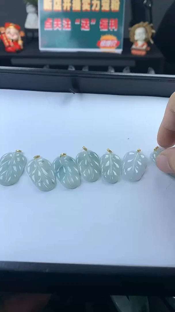 【闪购商品】翡翠颈饰未镶嵌带扣头树叶一个多样性