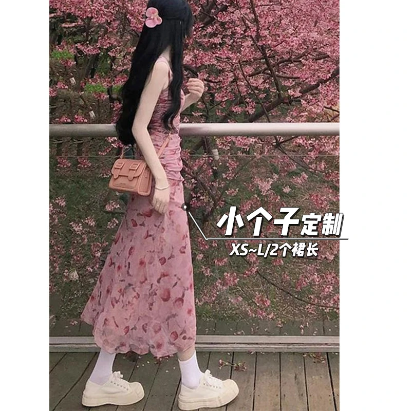 150小矮个子高级感碎花吊带连衣裙女春夏法式收腰修身中长款a字裙