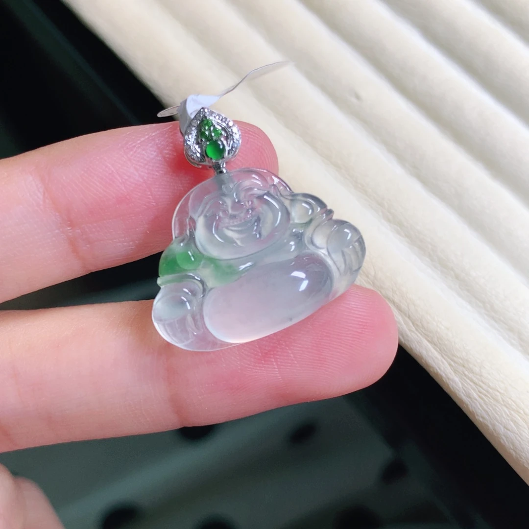 翡翠颈饰18K金镶嵌佛