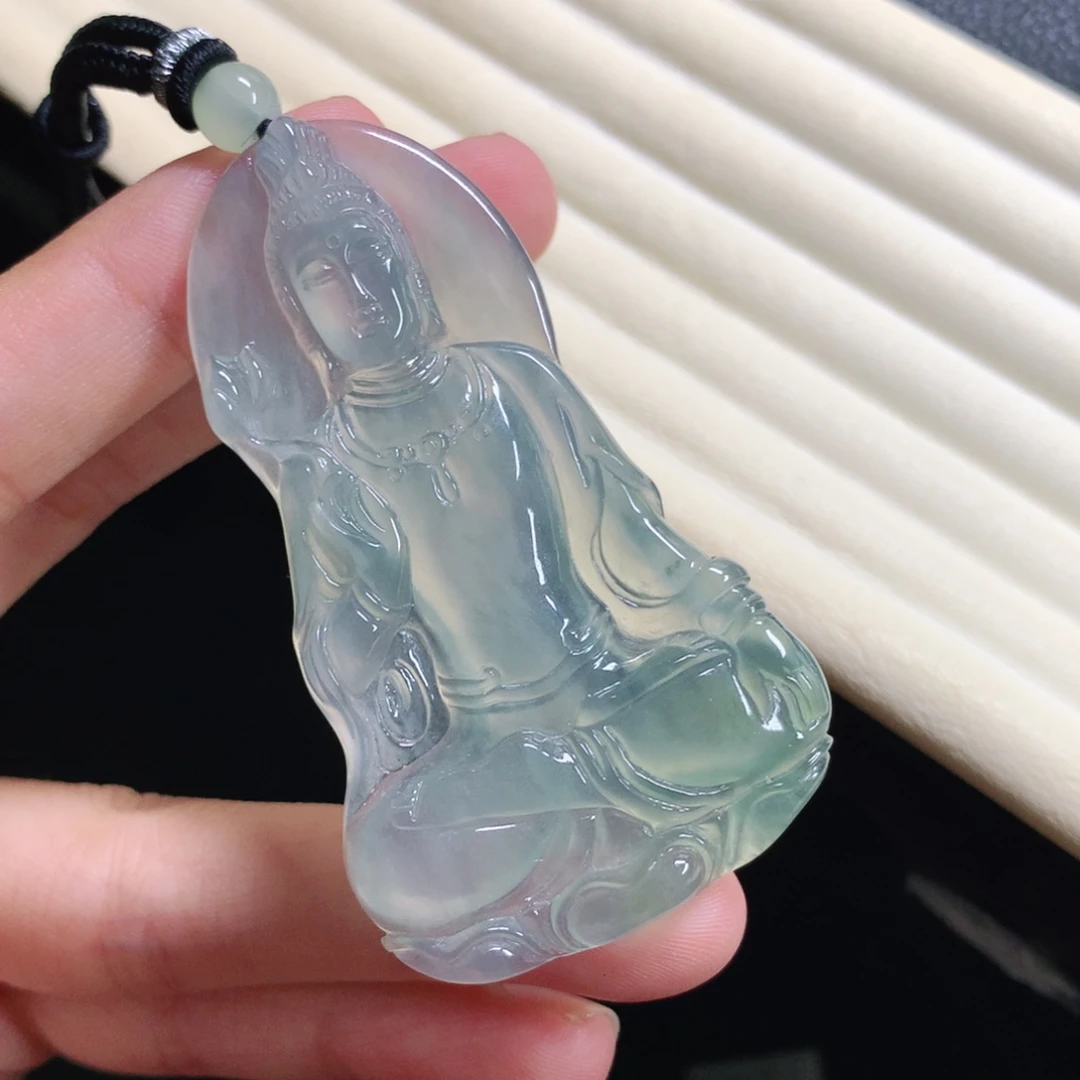 翡翠颈饰未镶嵌老****旅观音