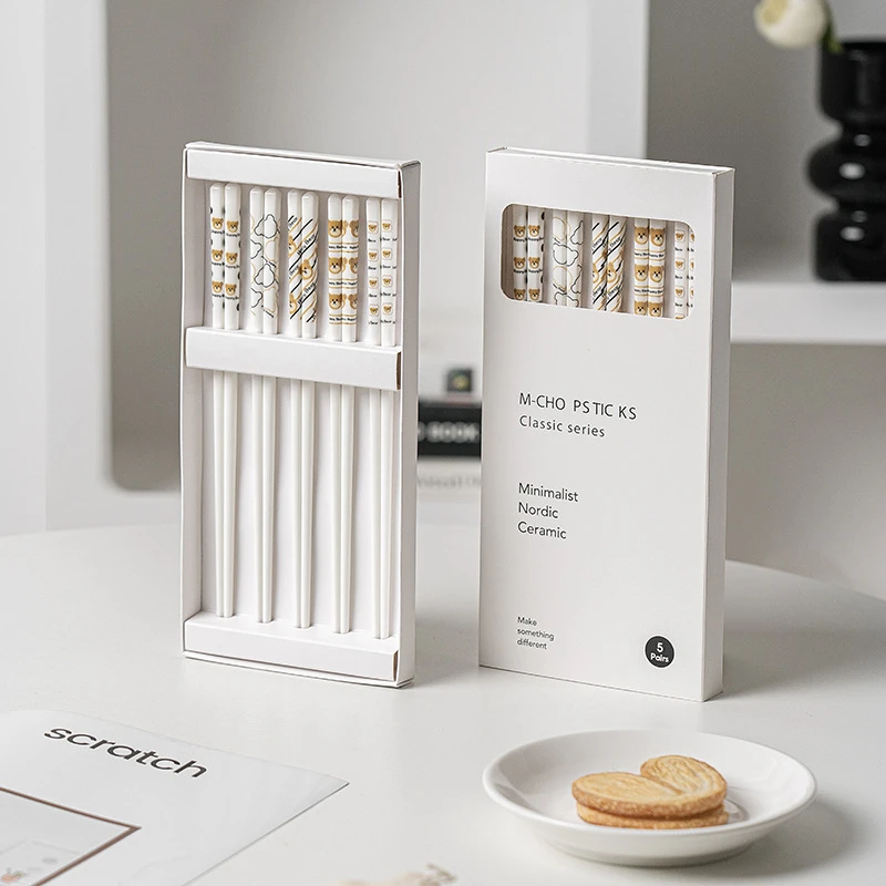 卡通熊陶瓷筷子高档家用一人一筷五双装创意分餐筷子耐高温礼盒装