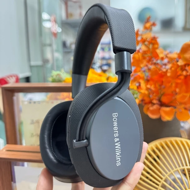 95新 宝华韦健 PX 无线头戴式蓝牙智能主动降噪耳机