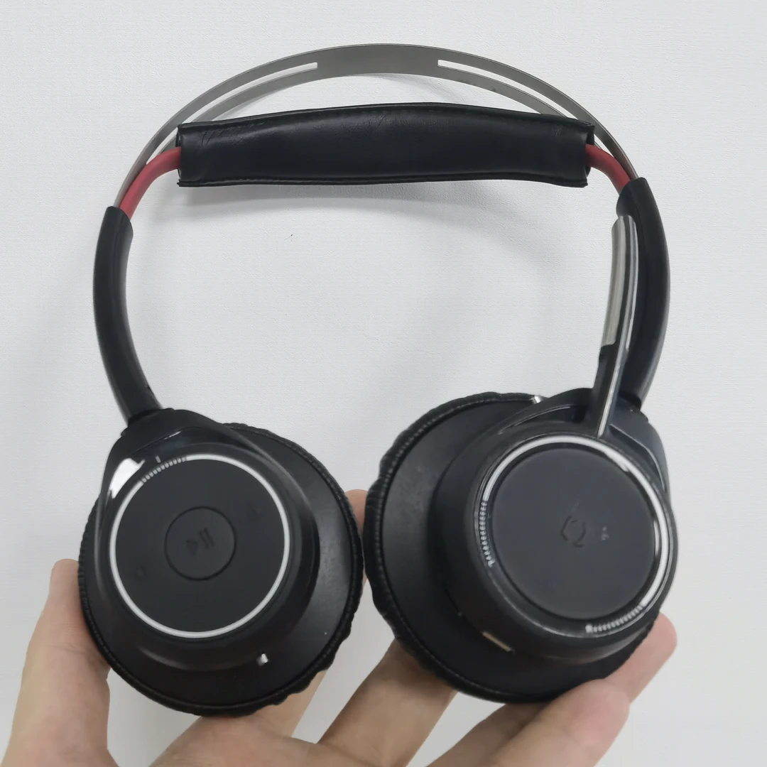 95新  PLT Focus头戴降噪蓝牙耳机