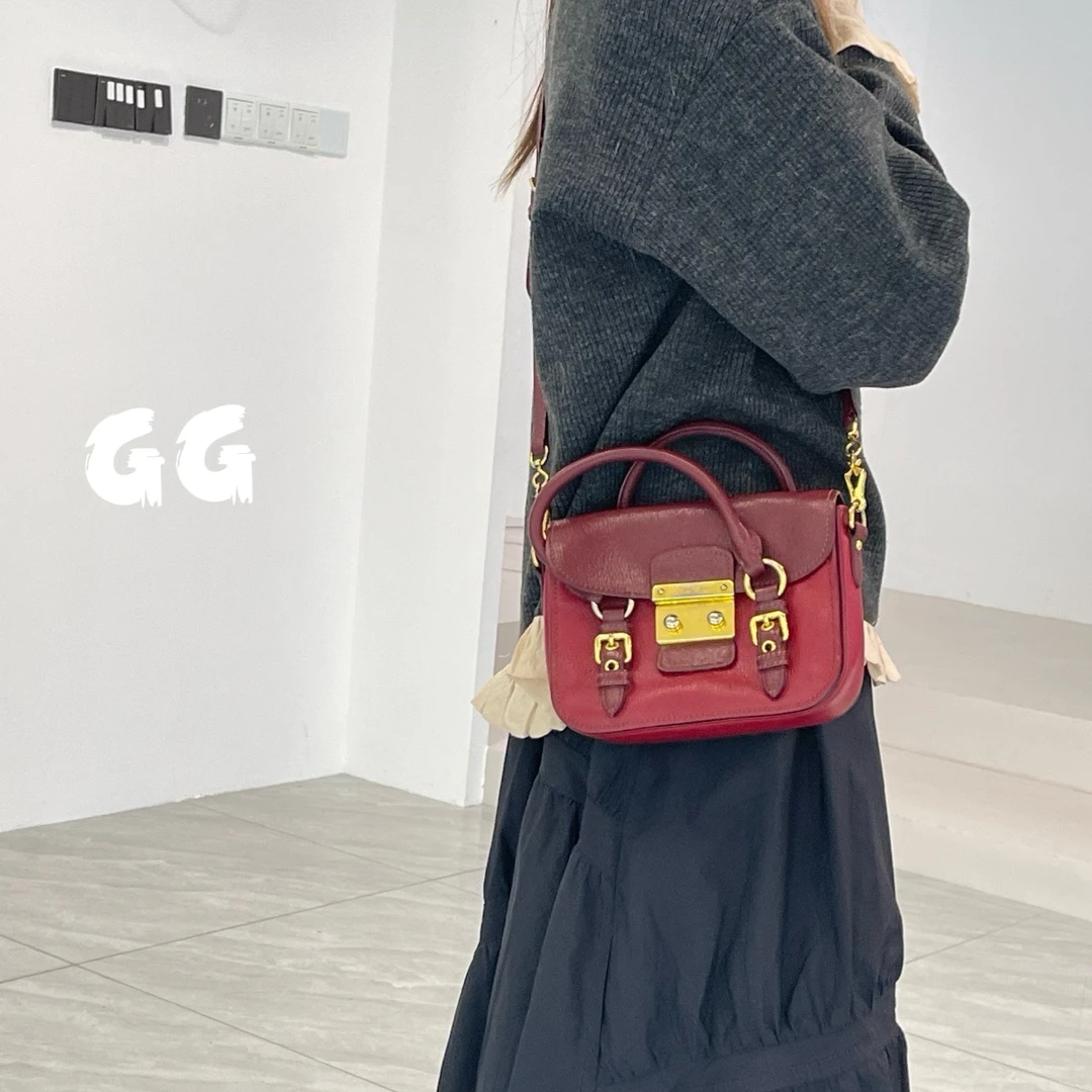 95新 MIU MIU/缪缪 红色牛皮拼色邮差手提斜挎包/GG/8125541