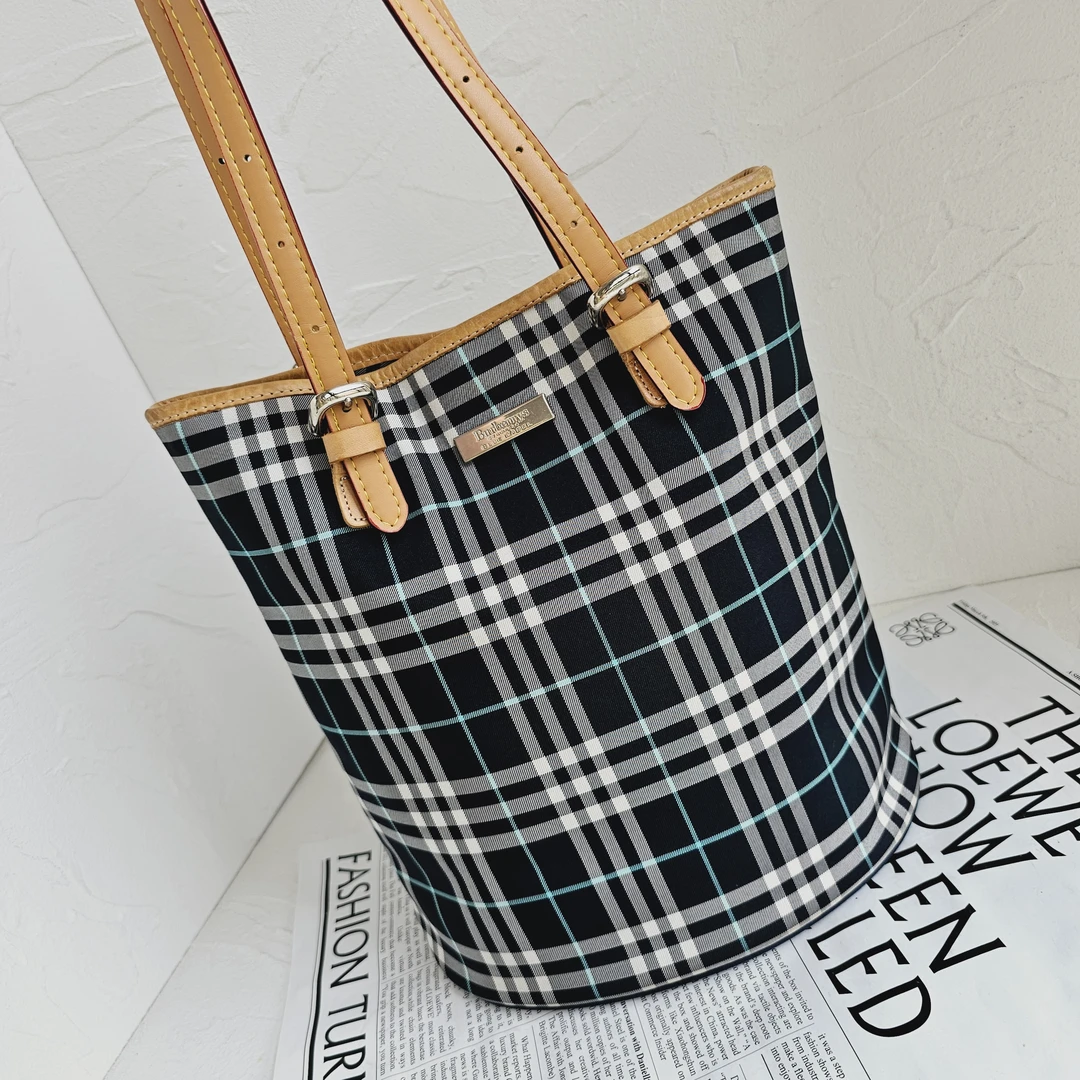 95新 BURBERRY/博柏利 Burberry格纹水桶单肩包/GG/6333954