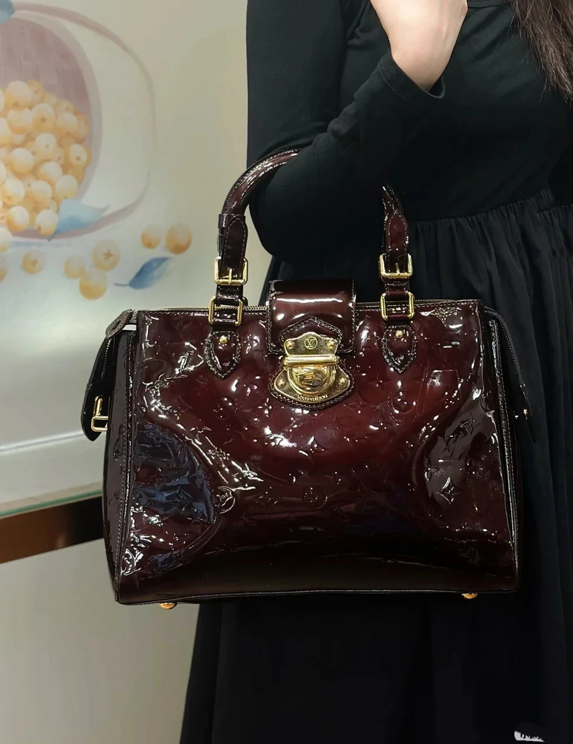 95新 LouisVuitton/路易威登 车厘子红漆皮手提包/GW