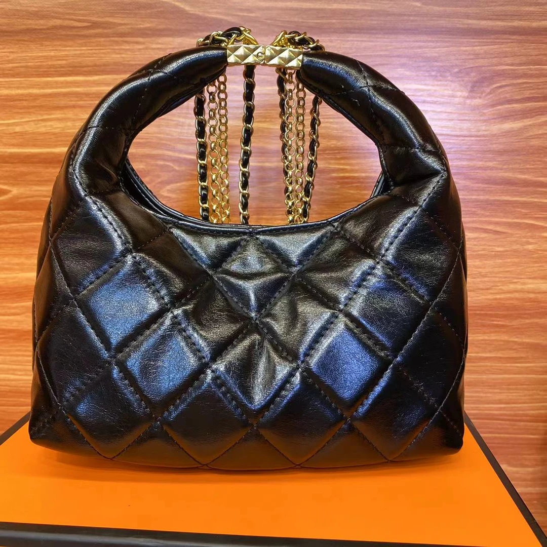 黑色菱格绣线牛角包腋下斜挎大包 22*9*23cm MDD-L240830