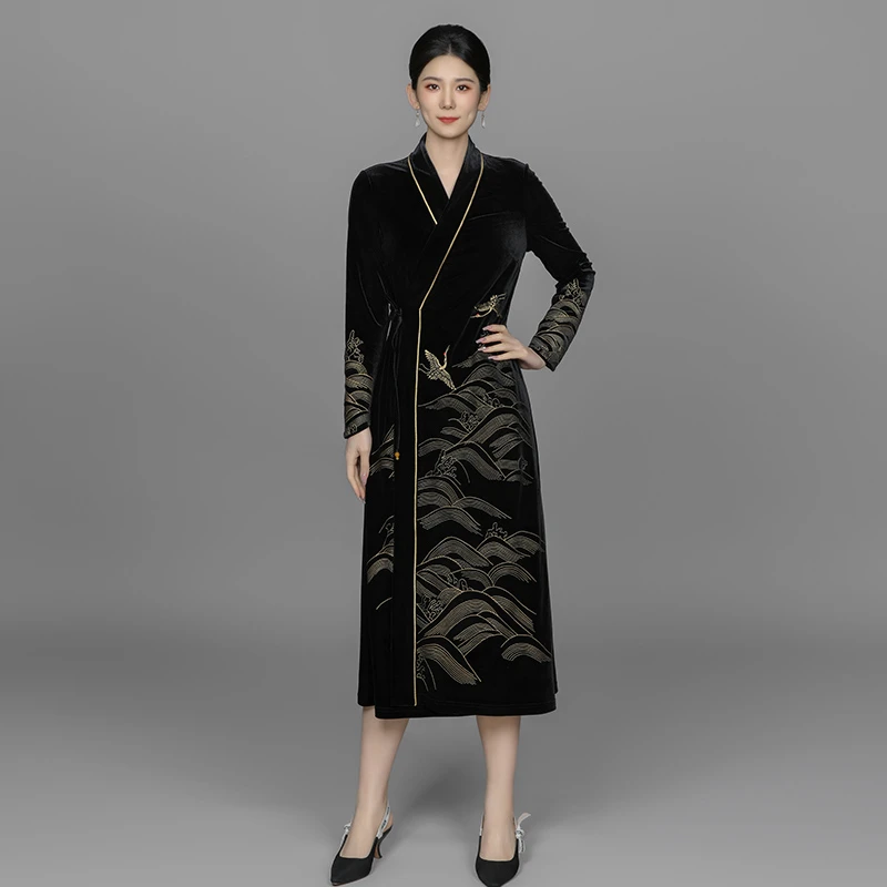 2025早春新款重工刺绣气质宽松中国风女士金缕交领连衣裙ACL11531