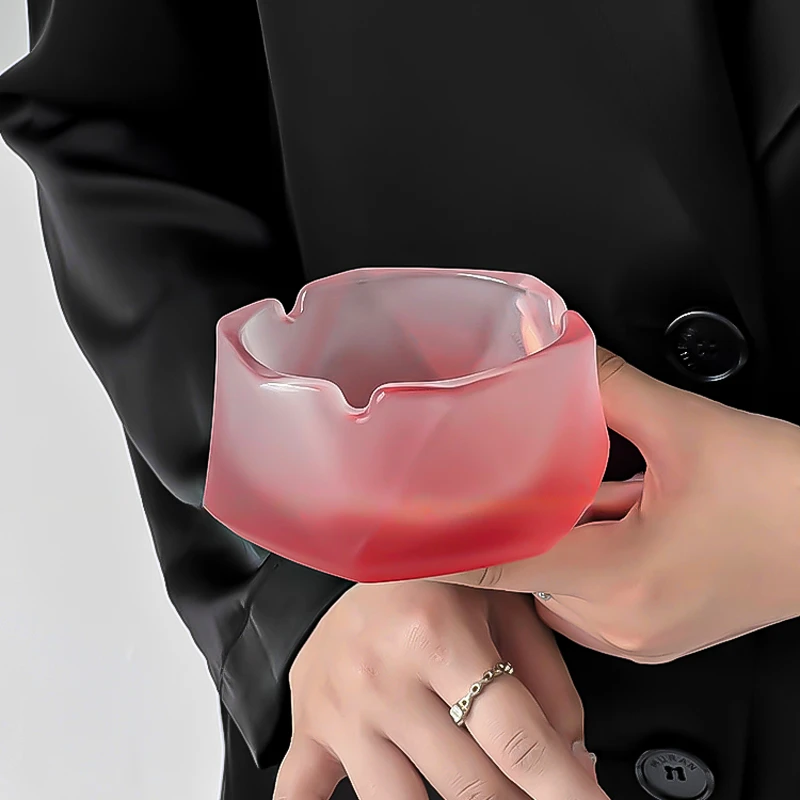 磨砂粉色烟灰缸高级感小众轻奢创意办公室家用客厅摆件可爱碗灰缸