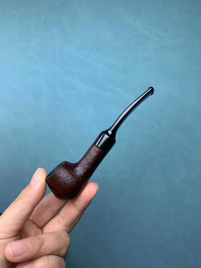 德国华云一口香石楠木酒红色喷砂烟斗