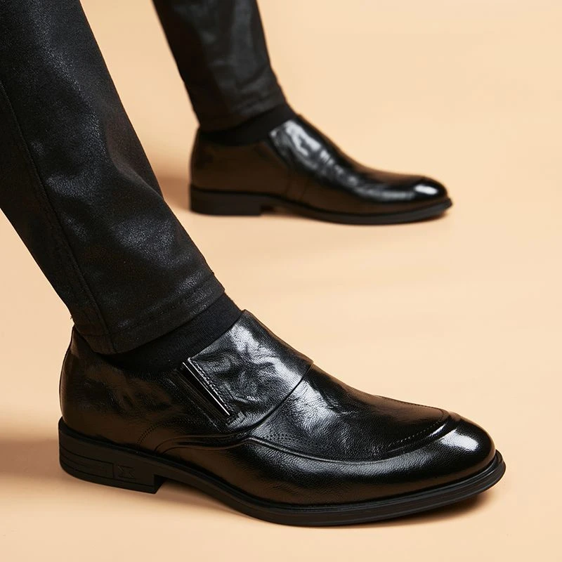 男鞋真皮2025新款商务正装内增高轻便皮鞋男秋季尖头套脚结婚鞋子