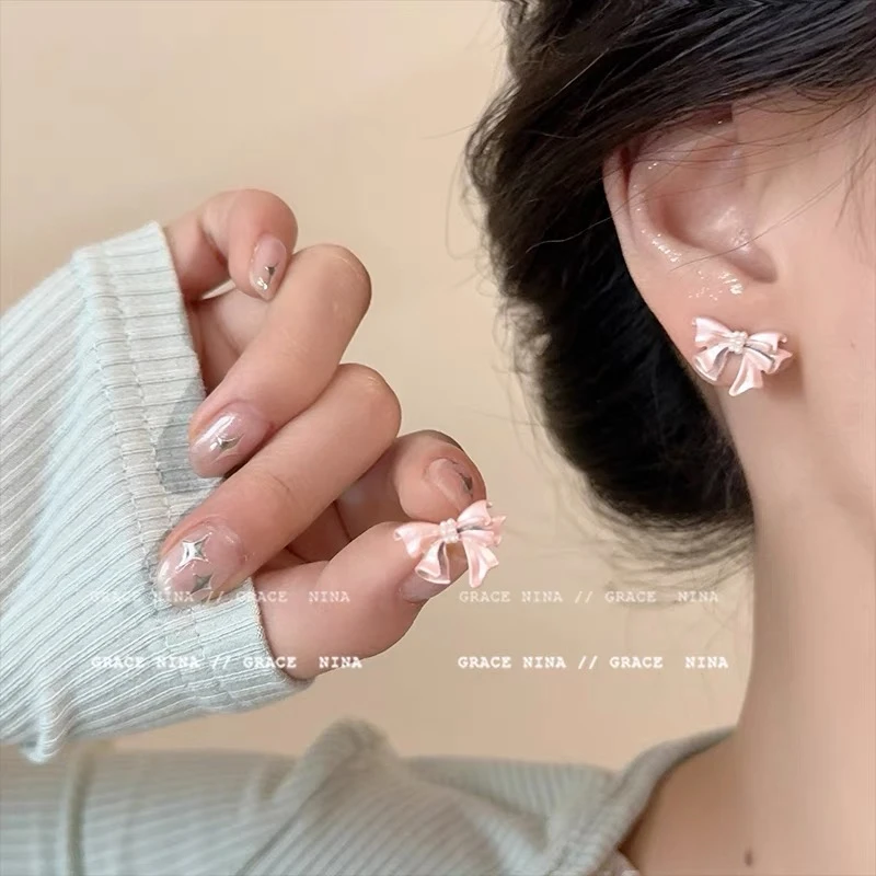 铜合金耳饰 粉嫩蝴蝶结耳钉2025新款爱心耳环甜美耳饰女高级感