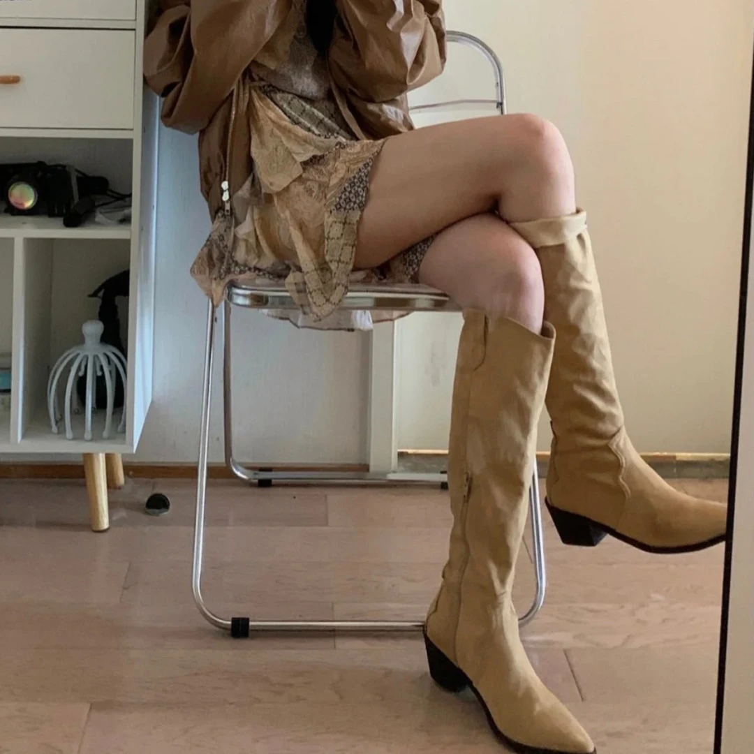 西部牛仔靴女粗跟2023秋冬新款复古绒面尖头高筒长靴显瘦骑士靴