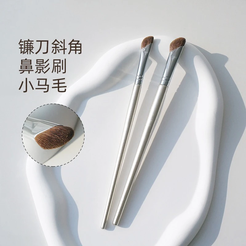 瑰金镰刀斜头鼻影刷修容刷动物毛山根斜角柔软眼影阴影化妆刷便携