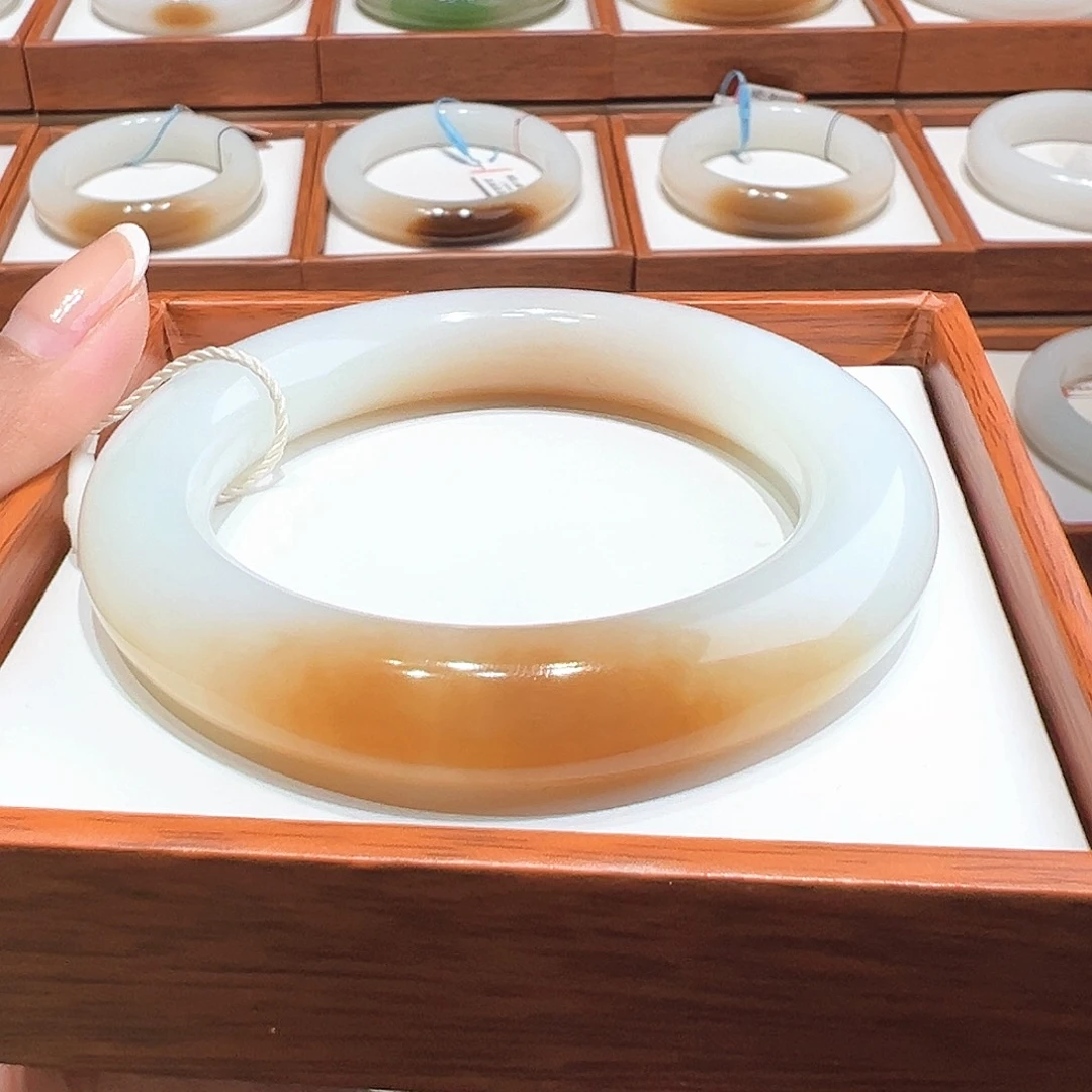 和田玉手镯5556未镶嵌顺**为