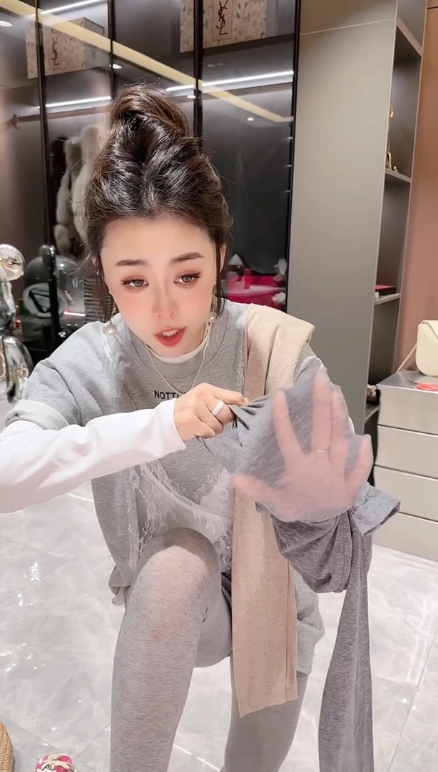 欧货2025春夏新款轻薄透气超薄水晶外穿百搭显瘦时髦九分打底裤女
