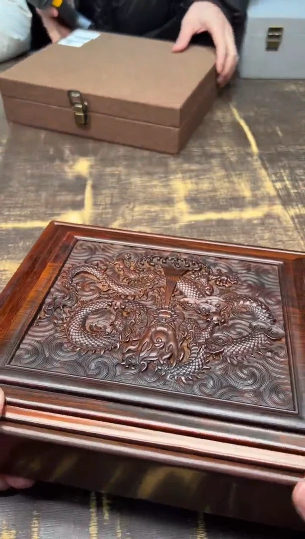 【闪购商品】/根雕红酸枝龙腾四海茶盒