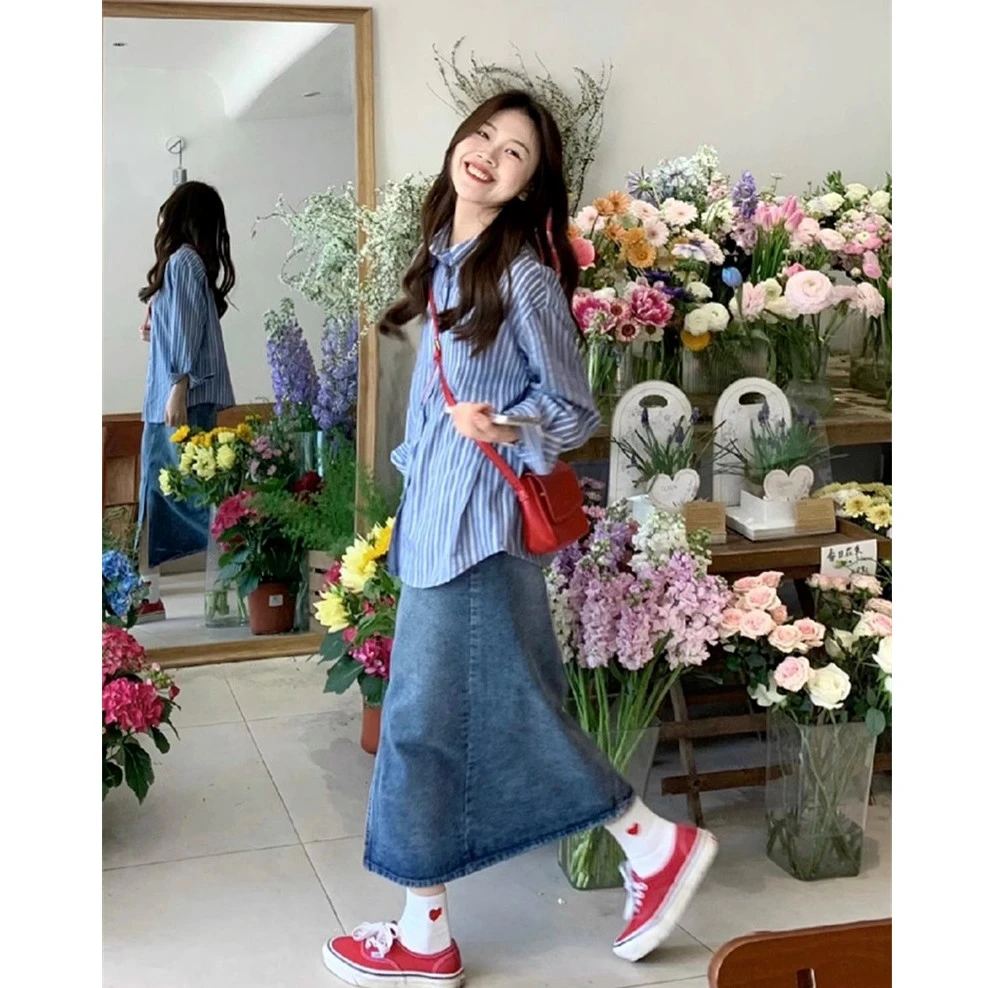 蓝色条纹衬衫女早秋季2023新款衬衣小个子别致长袖上衣设计感小众