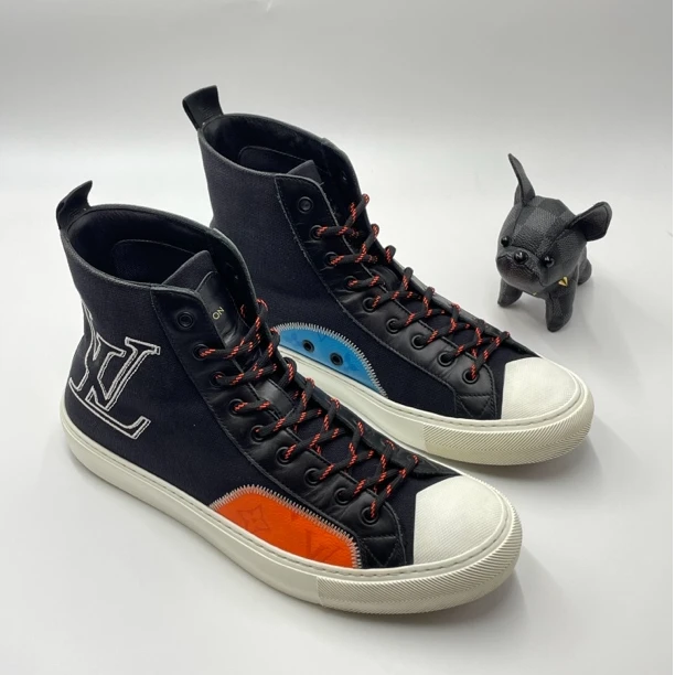 99新 LouisVuitton/路易威登 大logo黑色时尚老花高帮板鞋 41码