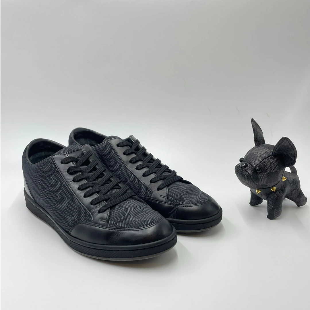 99新 LouisVuitton/路易威登 黑色棋盘格老花时尚休闲板鞋 39码