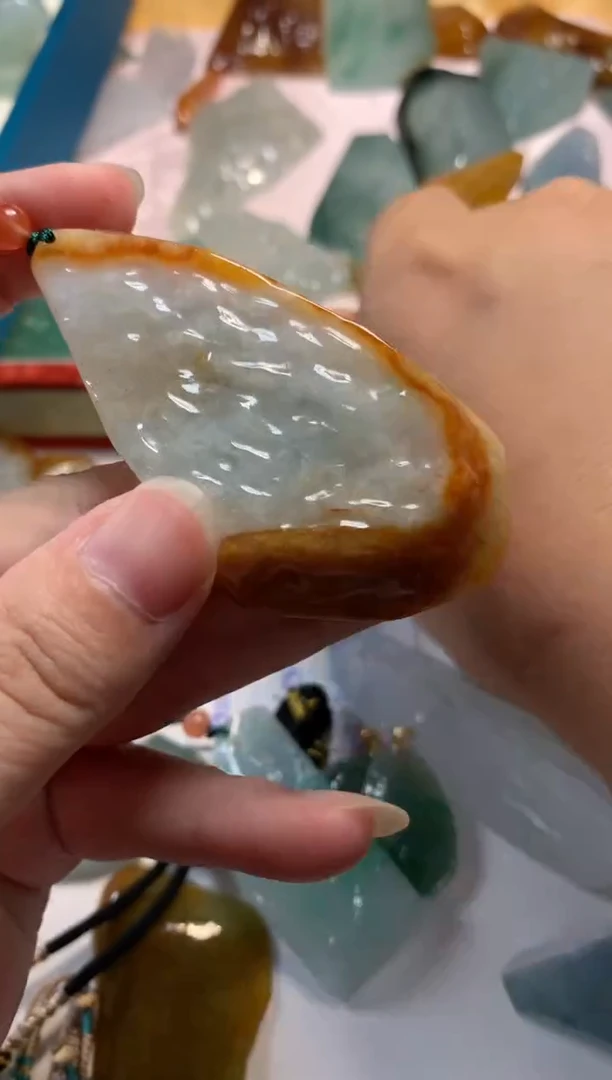 【闪购商品】翡翠颈饰未镶嵌吊坠