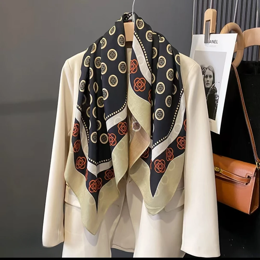 Y051 波点山茶花羊绒 围巾披肩 90*90  百搭围巾丝巾披肩通用