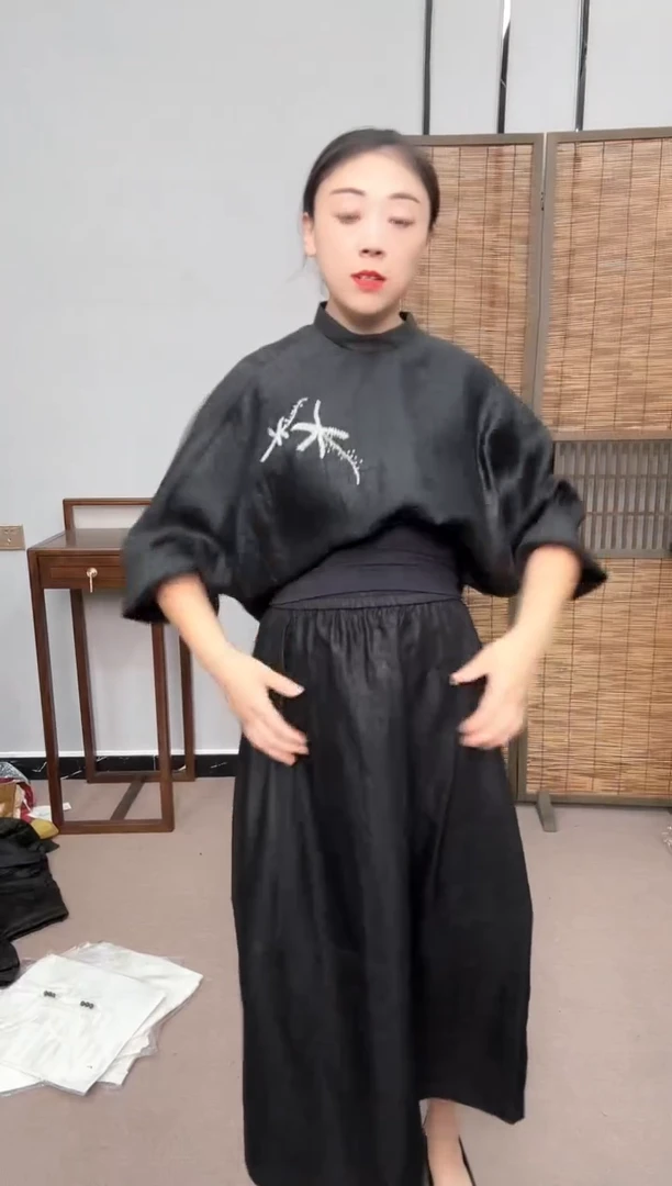 吊带衣服以实物为准2xl半裙