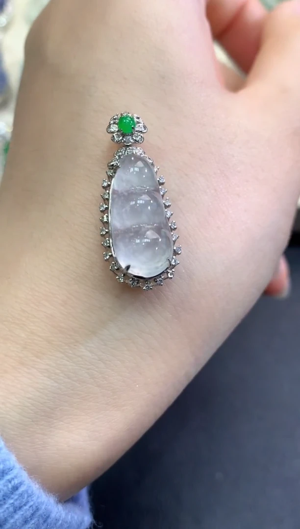 【闪购商品】翡翠颈饰18K金镶嵌B66